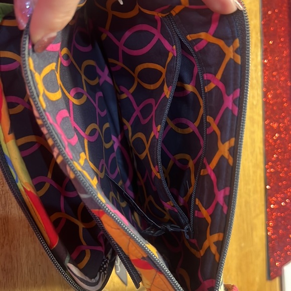 Vera Bradley Cross body all in one purse. Only used 1 time. - Picture 3 of 4